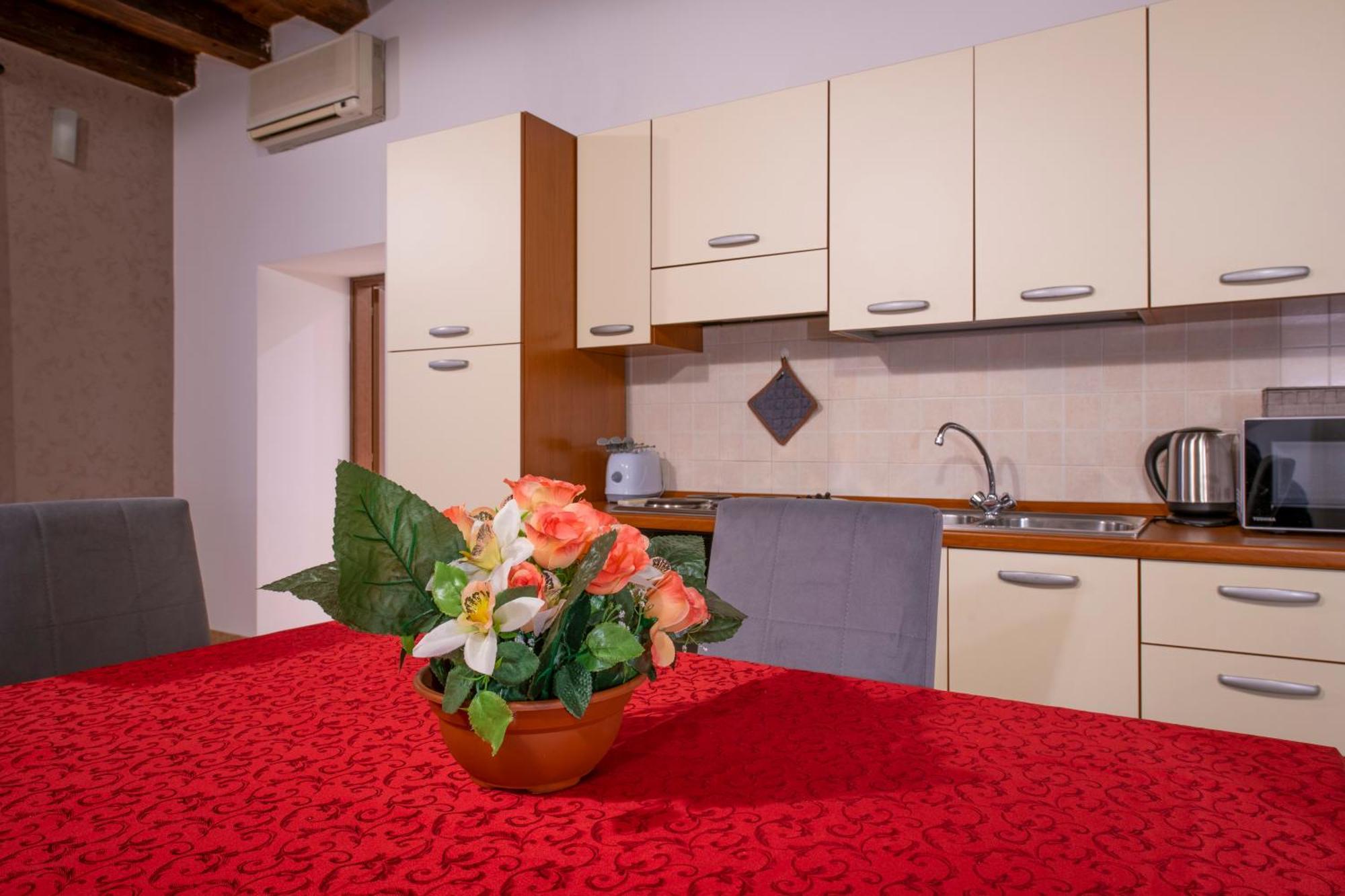 Palace Home Mazzini Verona Center 1 Ngoại thất bức ảnh