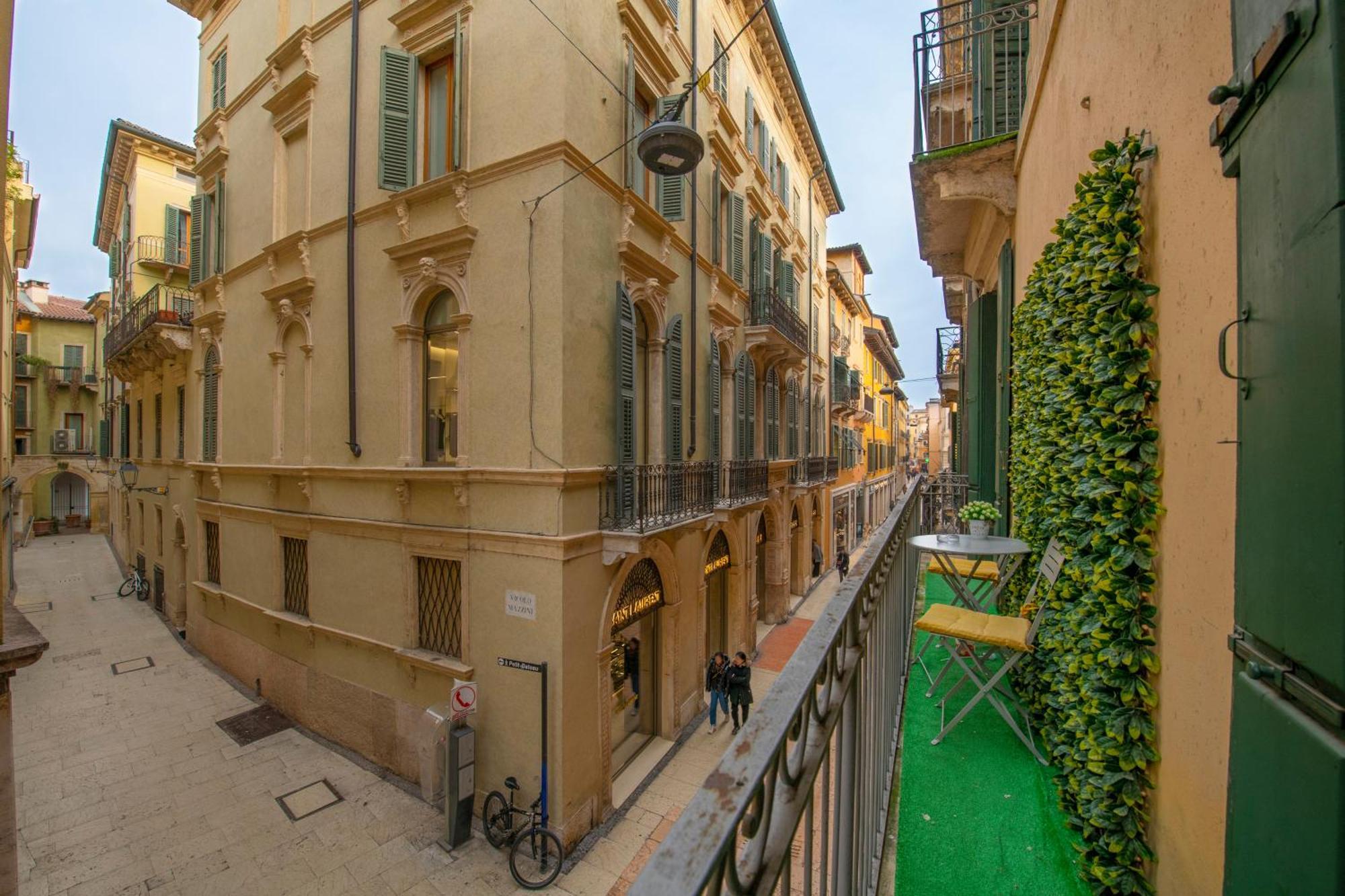 Palace Home Mazzini Verona Center 1 Ngoại thất bức ảnh