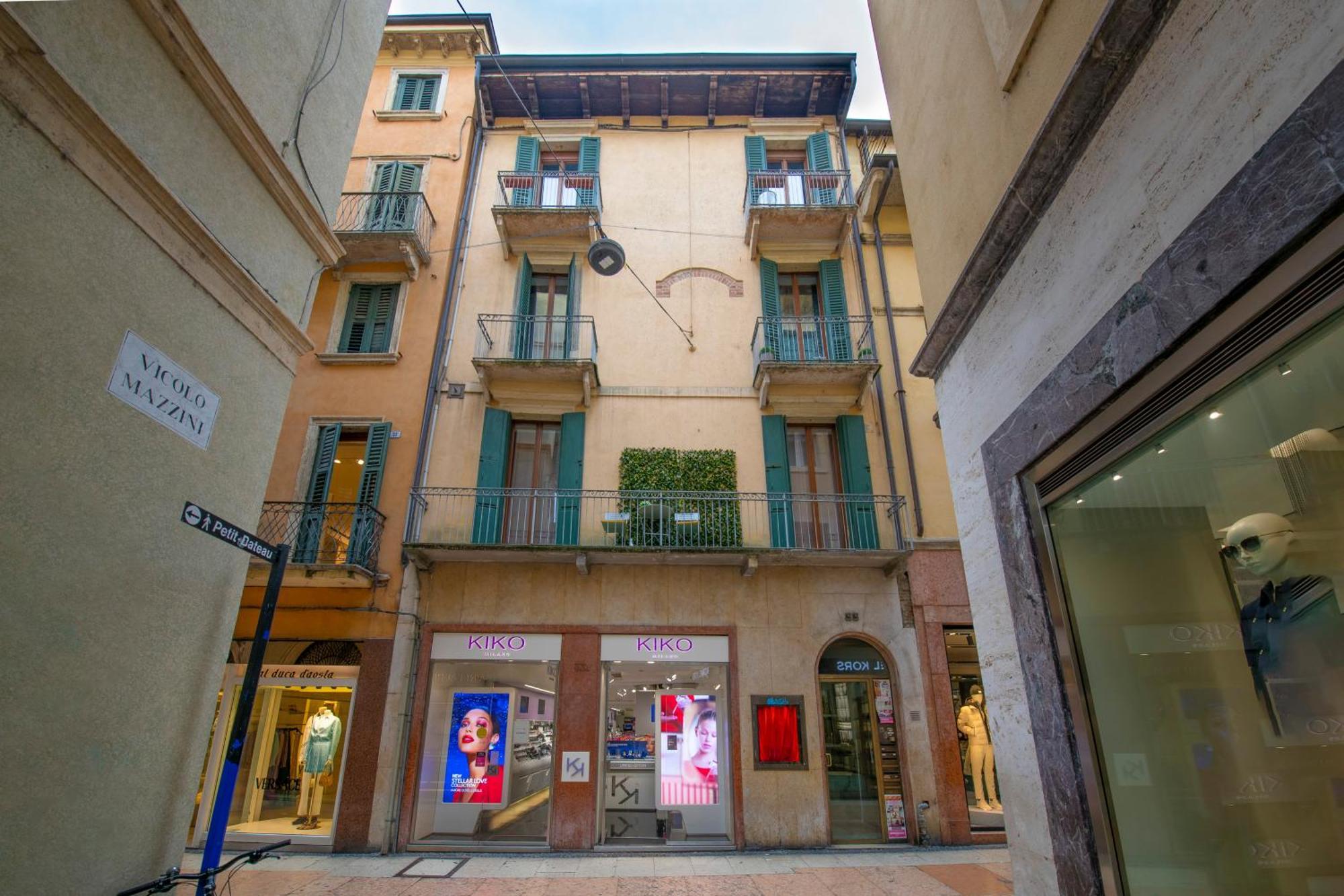 Palace Home Mazzini Verona Center 1 Ngoại thất bức ảnh